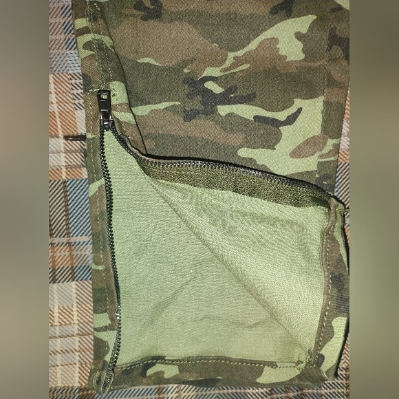 Fashion Nova Jeans - Picture 7 of 7